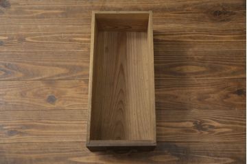 和製アンティーク　長い歳月を重ねた味わいが魅力の三尺水屋箪笥(重ね箪笥、食器棚、収納棚、重ね戸棚、時代箪笥、茶箪笥、キャビネット)(R-073528)