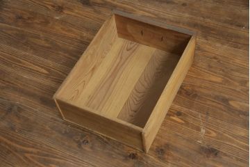 和製アンティーク　長い歳月を重ねた味わいが魅力の三尺水屋箪笥(重ね箪笥、食器棚、収納棚、重ね戸棚、時代箪笥、茶箪笥、キャビネット)(R-073528)