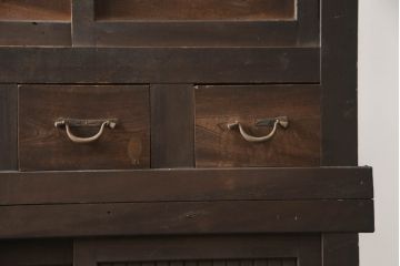 和製アンティーク　長い歳月を重ねた味わいが魅力の三尺水屋箪笥(重ね箪笥、食器棚、収納棚、重ね戸棚、時代箪笥、茶箪笥、キャビネット)(R-073528)