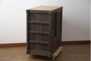 和製アンティーク　長い歳月を重ねた味わいが魅力の水屋箪笥サイドボード(時代箪笥、茶棚、収納棚、戸棚、引き出し、サイドキャビネット、テレビ台、テレビボード)(R-073530)