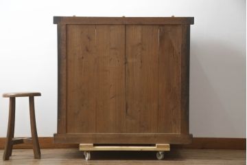 和製アンティーク　長い歳月を重ねた味わいが魅力の水屋箪笥サイドボード(時代箪笥、茶棚、収納棚、戸棚、引き出し、サイドキャビネット、テレビ台、テレビボード)(R-073530)