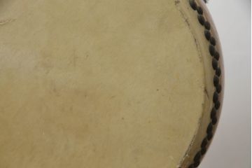 アンティーク雑貨　堀田新五郎　使い込まれた質感が味わい深い太鼓(長胴太鼓、台付き、和楽器、刳り貫き、くりぬき、和太鼓)(R-073531)