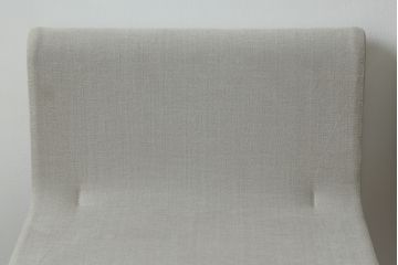 中古　短期展示品　美品　Cassinaixc.(カッシーナイクスシー)　Boomerang(ブーメラン)　シンプルで上品な佇まいが魅力のカウンターチェア3脚セット(回転椅子、ハイチェア、アームレスチェア、店舗什器)(R-073535)