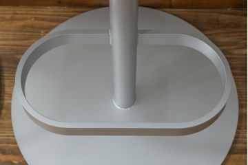 中古　短期展示品　美品　Cassinaixc.(カッシーナイクスシー)　Boomerang(ブーメラン)　シンプルで上品な佇まいが魅力のカウンターチェア3脚セット(回転椅子、ハイチェア、アームレスチェア、店舗什器)(R-073535)
