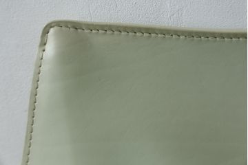 中古　Cassina(カッシーナ)　413　CAB(キャブ)　MARIO BELLINI(マリオベリーニ)　本革(レザー)　シンプルモダンな空間づくりに活躍するアームチェア(ダイニングチェア、椅子、イス)(定価約38万5千円)(R-073553)