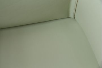 中古　Cassina(カッシーナ)　413　CAB(キャブ)　MARIO BELLINI(マリオベリーニ)　本革(レザー)　シンプルモダンな空間づくりに活躍するアームチェア(ダイニングチェア、椅子、イス)(定価約38万5千円)(R-073553)
