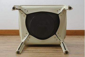 中古　Cassina(カッシーナ)　413　CAB(キャブ)　MARIO BELLINI(マリオベリーニ)　本革(レザー)　シンプルモダンな空間づくりに活躍するアームチェア(ダイニングチェア、椅子、イス)(定価約38万5千円)(R-073553)