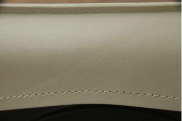 中古　Cassina(カッシーナ)　413　CAB(キャブ)　MARIO BELLINI(マリオベリーニ)　本革(レザー)　シンプルモダンな空間づくりに活躍するアームチェア(ダイニングチェア、椅子、イス)(定価約38万5千円)(R-073553)