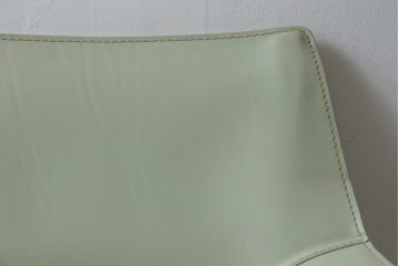 中古　Cassina(カッシーナ)　413　CAB(キャブ)　MARIO BELLINI(マリオベリーニ)　本革(レザー)　シンプルモダンな空間づくりに活躍するアームチェア(ダイニングチェア、椅子、イス)(定価約38万5千円)(R-073554)