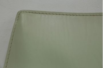 中古　Cassina(カッシーナ)　413　CAB(キャブ)　MARIO BELLINI(マリオベリーニ)　本革(レザー)　シンプルモダンな空間づくりに活躍するアームチェア(ダイニングチェア、椅子、イス)(定価約38万5千円)(R-073554)