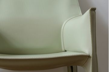 中古　Cassina(カッシーナ)　413　CAB(キャブ)　MARIO BELLINI(マリオベリーニ)　本革(レザー)　シンプルモダンな空間づくりに活躍するアームチェア(ダイニングチェア、椅子、イス)(定価約38万5千円)(R-073554)