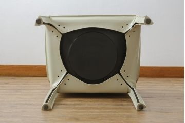 中古　Cassina(カッシーナ)　413　CAB(キャブ)　MARIO BELLINI(マリオベリーニ)　本革(レザー)　シンプルモダンな空間づくりに活躍するアームチェア(ダイニングチェア、椅子、イス)(定価約38万5千円)(R-073554)