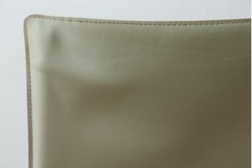 中古　Cassina(カッシーナ)　412　CAB(キャブ)　MARIO BELLINI(マリオベリーニ)　本革(レザー)　シンプルモダンな空間づくりに活躍するアームレスチェア(ダイニングチェア、椅子、イス)(定価約23万7千円)(R-073555)
