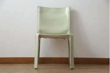 中古　Cassina(カッシーナ)　412　CAB(キャブ)　MARIO BELLINI(マリオベリーニ)　本革(レザー)　シンプルモダンな空間づくりに活躍するアームレスチェア(ダイニングチェア、椅子、イス)(定価約23万7千円)(R-073556)