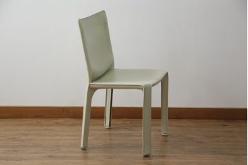 中古　Cassina(カッシーナ)　412　CAB(キャブ)　MARIO BELLINI(マリオベリーニ)　本革(レザー)　シンプルモダンな空間づくりに活躍するアームレスチェア(ダイニングチェア、椅子、イス)(定価約23万7千円)(R-073556)