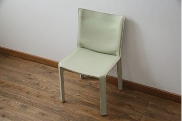 中古　Cassina(カッシーナ)　412　CAB(キャブ)　MARIO BELLINI(マリオベリーニ)　本革(レザー)　シンプルモダンな空間づくりに活躍するアームレスチェア(ダイニングチェア、椅子、イス)(定価約23万7千円)(R-073556)
