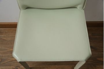 中古　Cassina(カッシーナ)　412　CAB(キャブ)　MARIO BELLINI(マリオベリーニ)　本革(レザー)　シンプルモダンな空間づくりに活躍するアームレスチェア(ダイニングチェア、椅子、イス)(定価約23万7千円)(R-073556)
