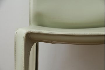 中古　Cassina(カッシーナ)　412　CAB(キャブ)　MARIO BELLINI(マリオベリーニ)　本革(レザー)　シンプルモダンな空間づくりに活躍するアームレスチェア(ダイニングチェア、椅子、イス)(定価約23万7千円)(R-073556)