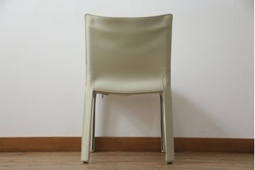 中古　Cassina(カッシーナ)　412　CAB(キャブ)　MARIO BELLINI(マリオベリーニ)　本革(レザー)　シンプルモダンな空間づくりに活躍するアームレスチェア(ダイニングチェア、椅子、イス)(定価約23万7千円)(R-073556)