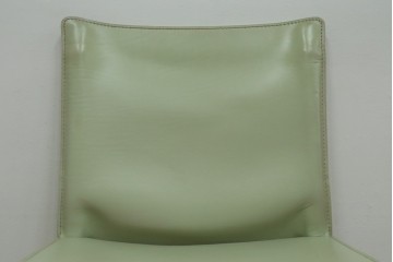 中古　Cassina(カッシーナ)　412　CAB(キャブ)　MARIO BELLINI(マリオベリーニ)　本革(レザー)　シンプルモダンな空間づくりに活躍するアームレスチェア　定価約23万7千円　(R-073556)