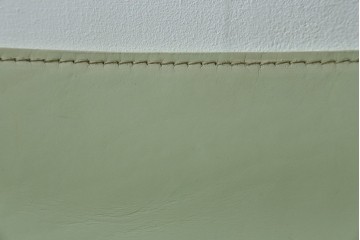 中古　Cassina(カッシーナ)　412　CAB(キャブ)　MARIO BELLINI(マリオベリーニ)　本革(レザー)　シンプルモダンな空間づくりに活躍するアームレスチェア　定価約23万7千円　(R-073556)