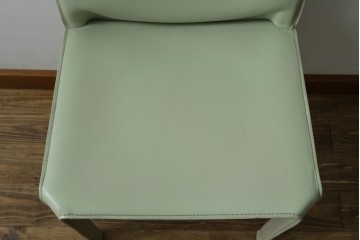 中古　Cassina(カッシーナ)　412　CAB(キャブ)　MARIO BELLINI(マリオベリーニ)　本革(レザー)　シンプルモダンな空間づくりに活躍するアームレスチェア　定価約23万7千円　(R-073556)