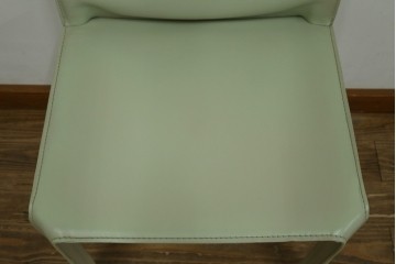 中古　Cassina(カッシーナ)　412　CAB(キャブ)　MARIO BELLINI(マリオベリーニ)　本革(レザー)　シンプルモダンな空間づくりに活躍するアームレスチェア　定価約23万7千円　(R-073556)