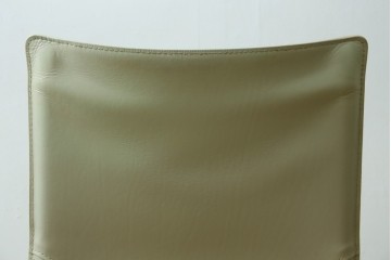 中古　Cassina(カッシーナ)　412　CAB(キャブ)　MARIO BELLINI(マリオベリーニ)　本革(レザー)　シンプルモダンな空間づくりに活躍するアームレスチェア　定価約23万7千円　(R-073556)