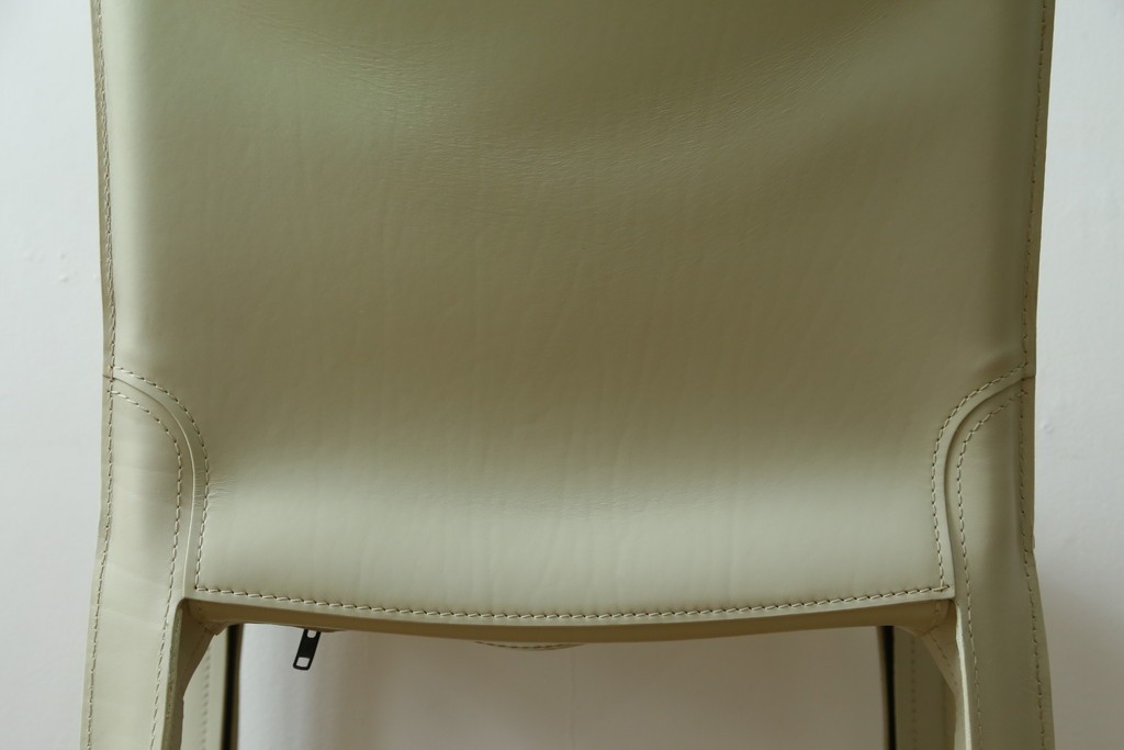 中古　Cassina(カッシーナ)　412　CAB(キャブ)　MARIO BELLINI(マリオベリーニ)　本革(レザー)　シンプルモダンな空間づくりに活躍するアームレスチェア　定価約23万7千円　(R-073556)