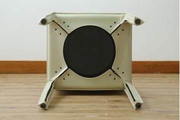中古　Cassina(カッシーナ)　412　CAB(キャブ)　MARIO BELLINI(マリオベリーニ)　本革(レザー)　シンプルモダンな空間づくりに活躍するアームレスチェア　定価約23万7千円　(R-073556)