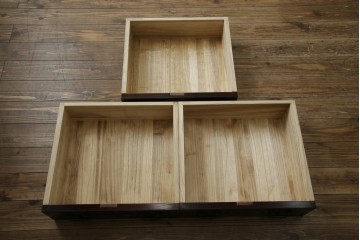 中古　岩谷堂箪笥　桜木作　立派な手打ち金具が目を惹く車箪笥　(R-073557)