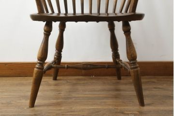 中古　柏木工　ゆったりとした座り心地が魅力的なウィンザーチェア1脚(ウインザーチェア、アームチェア、かしわ木工、KASHIWA、板座チェア、椅子、イス)(R-073558)