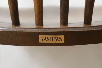 中古　柏木工　ゆったりとした座り心地が魅力的なウィンザーチェア1脚(ウインザーチェア、アームチェア、かしわ木工、KASHIWA、板座チェア、椅子、イス)(R-073558)