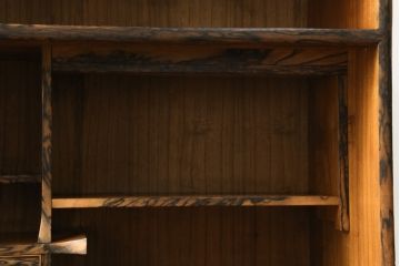 和製アンティーク　前面黒柿　独特な杢目が目を惹く二段重ねの茶箪笥(茶棚、収納棚、戸棚)(R-073560)