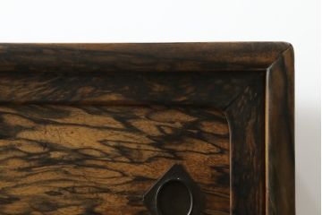 和製アンティーク　前面黒柿　独特な杢目が目を惹く二段重ねの茶箪笥(茶棚、収納棚、戸棚)(R-073560)