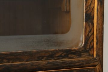 和製アンティーク　前面黒柿　独特な杢目が目を惹く二段重ねの茶箪笥(茶棚、収納棚、戸棚)(R-073560)