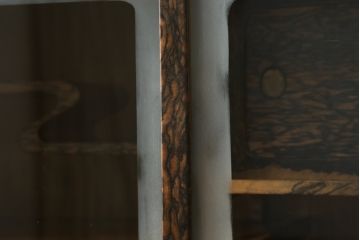 和製アンティーク　前面黒柿　独特な杢目が目を惹く二段重ねの茶箪笥(茶棚、収納棚、戸棚)(R-073560)