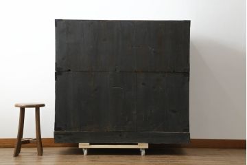 和製アンティーク　上手物!!　前面欅(ケヤキ)材　木地呂塗り　落ち着いた色味と希少な龍の金具が魅力の仙台姫箪笥(仙台箪笥、和たんす、収納箪笥、衣装箪笥、小箪笥、引き出し)(R-073562)