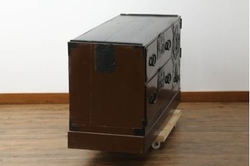 和製アンティーク　上手物!!　前面欅(ケヤキ)材　木地呂塗り　落ち着いた色味と希少な龍の金具が魅力の仙台姫箪笥ローボード(テレビ台、仙台箪笥、和たんす、収納箪笥、衣装箪笥、引き出し)(R-073564)