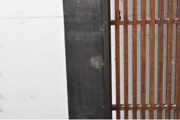 アンティーク建具　鏡板　欅(ケヤキ)材　風情のある佇まいが魅力的な幅広格子帯戸2枚セット(引き戸、格子戸)(R-073572)