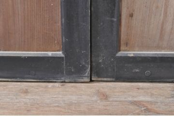 アンティーク建具　鏡板　欅(ケヤキ)材　風情のある佇まいが魅力的な幅広格子帯戸2枚セット(引き戸、格子戸)(R-073572)