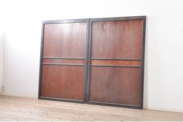 アンティーク建具　落ち着いた和の空間を演出する幅広帯戸2枚セット(引き戸、板戸)(R-073573)