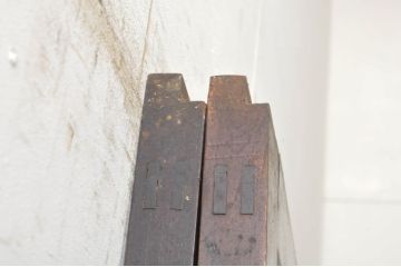 アンティーク建具　落ち着いた和の空間を演出する幅広帯戸2枚セット(引き戸、板戸)(R-073576)