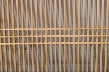 ビンテージ建具　繊細な格子が目を惹く凝った造り込みの筬欄間2枚セット(格子欄間、明かり取り、明り取り、オサランマ、おさらんま、ヴィンテージ)(R-073582)