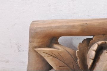 アンティーク建具　武之作　迫力ある大輪の椿が目を惹く彫刻欄間1枚(明り取り、明かり取り)(R-073595)