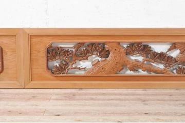 ビンテージ建具　躍動感あふれる鶴と松が目を惹く彫刻欄間2枚セット(明かり取り、明り取り、ヴィンテージ)(R-073598)