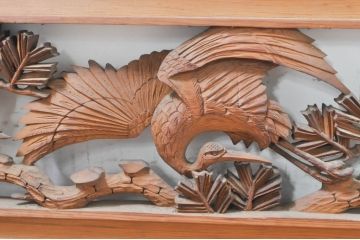 ビンテージ建具　躍動感あふれる鶴と松が目を惹く彫刻欄間2枚セット(明かり取り、明り取り、ヴィンテージ)(R-073598)