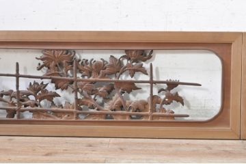 アンティーク建具　井波彫刻　横山一夢　一夢刀　欅(ケヤキ)材　力強い菊の図柄が美しい彫刻欄間2枚セット(明り取り、明かり取り、在銘あり)(R-073600)