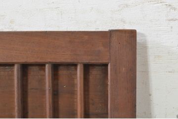 アンティーク建具　欅(ケヤキ)材枠　和の空間を演出する縦桟板戸窓2枚セット(引き戸、格子戸)(R-073610)
