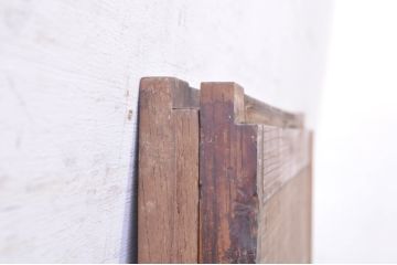 アンティーク建具　欅(ケヤキ)材枠　和の空間を演出する縦桟板戸窓2枚セット(引き戸、格子戸)(R-073610)
